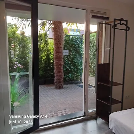 Waterland Apartment *